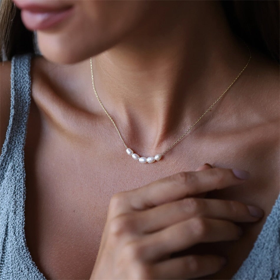 Susana - Pearls Choker Necklaces