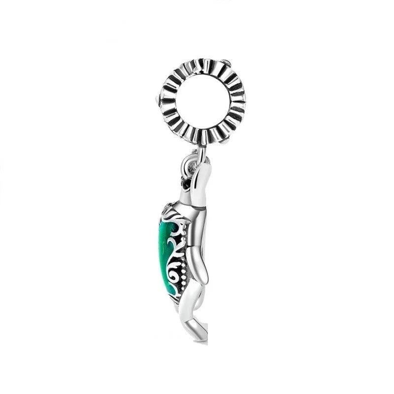 Green beetle silver charm - Figueira